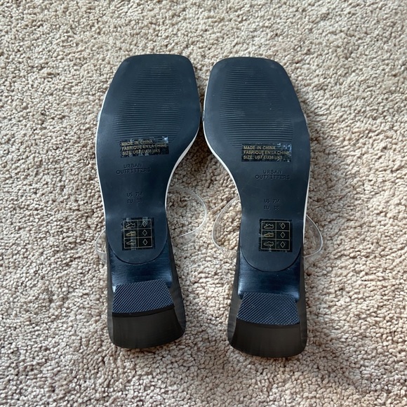 NWOT urban outfitters heeled sandals - Picture 7 of 7
